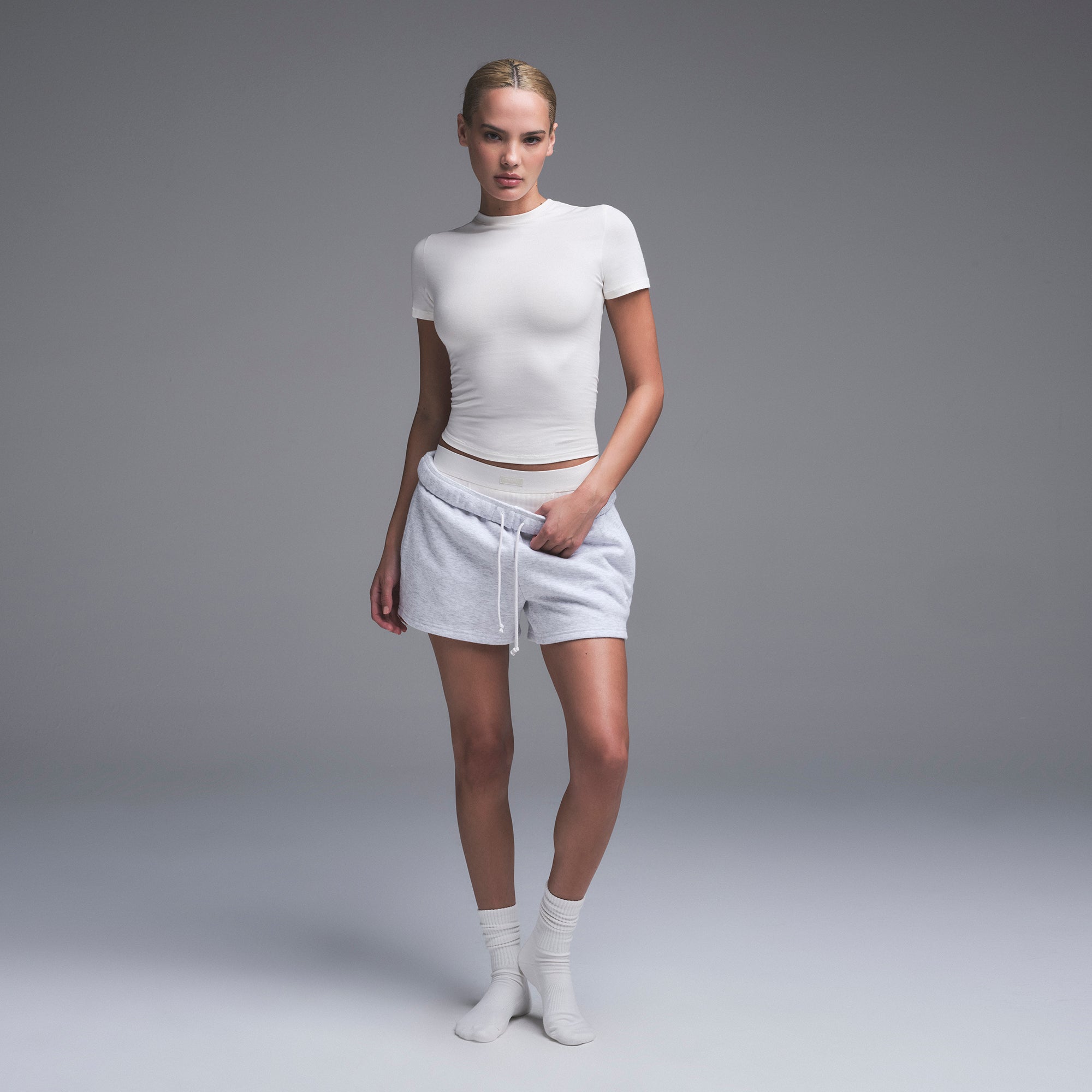 COTTON JERSEY T-SHIRT | MARBLE ON A MODEL FRONT VIEW | FOCUS: 0.0, 1.0, 0.9