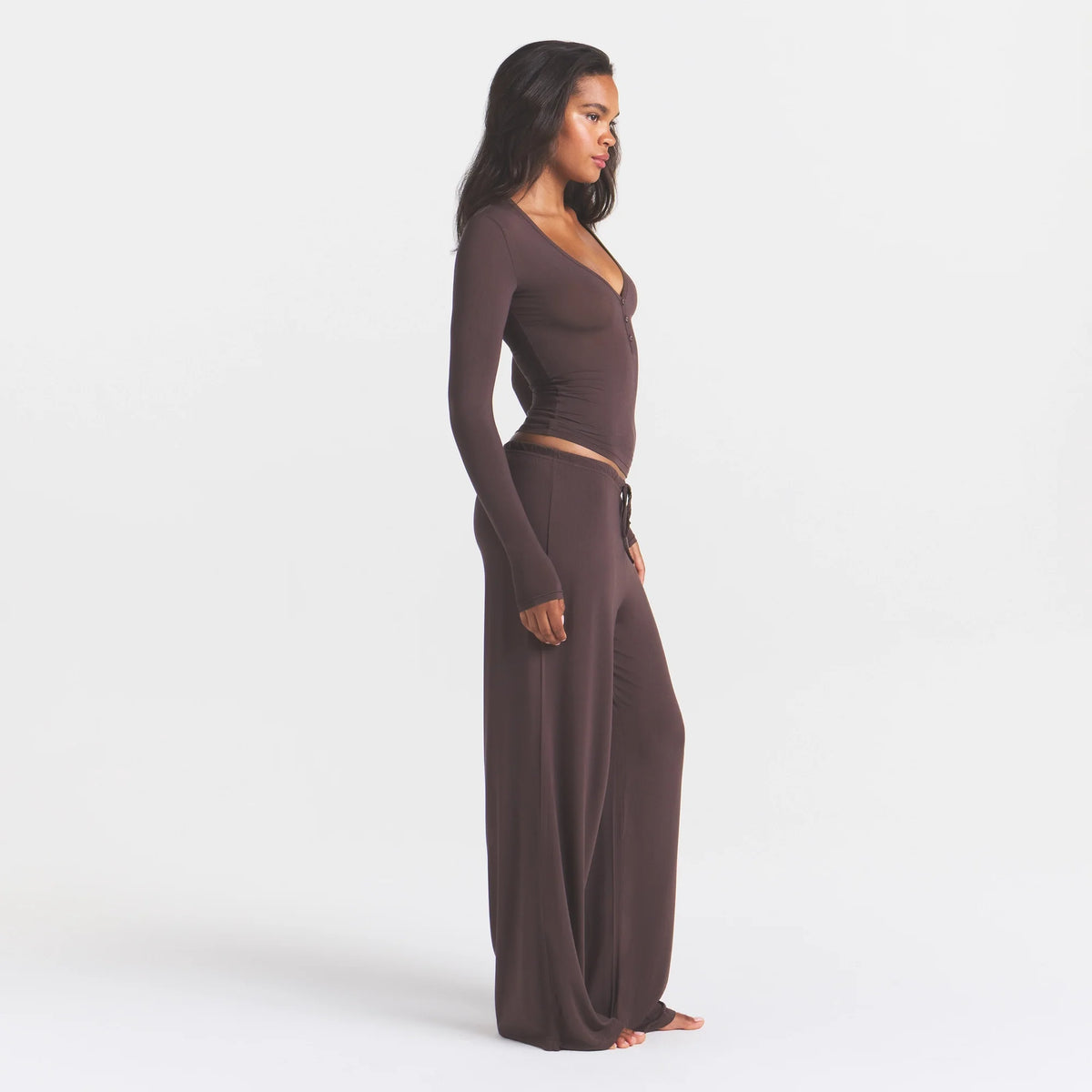CLOUD SLEEP PANT | IRON ON A MODEL FRONT VIEW @ | FOCUS: 0.0, 1.0, 0.9