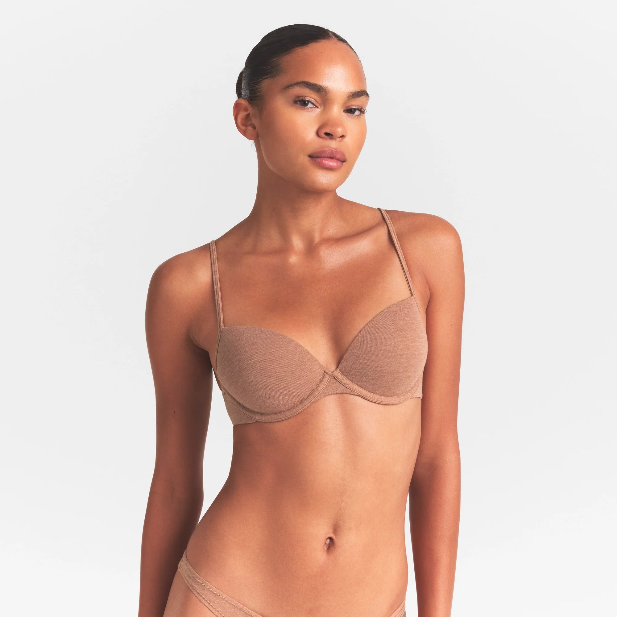 EVERYDAY COTTON T-SHIRT BRA | SIENNA HEATHER ON A MODEL SIDE VIEW @ | FOCUS: 0.0, 1.0, 0.9