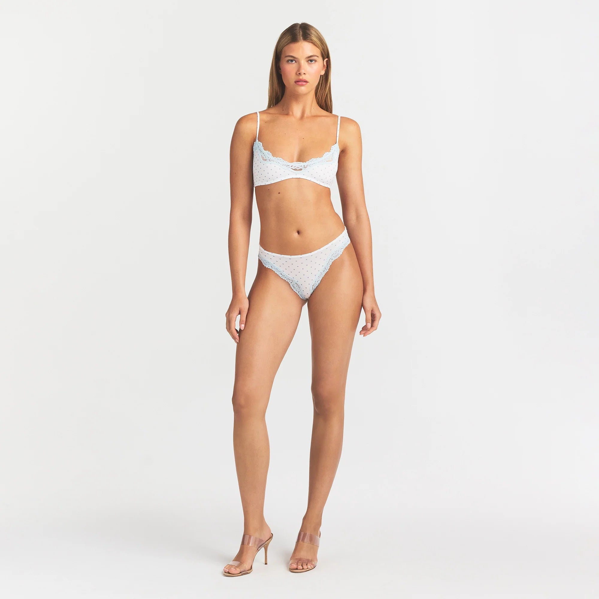 FITS EVERYBODY LACE SCOOP BRALETTE | SLATE PIN DOT PRINT ON A MODEL FRONT VIEW @ | FOCUS: 0.0, 1.0, 0.9