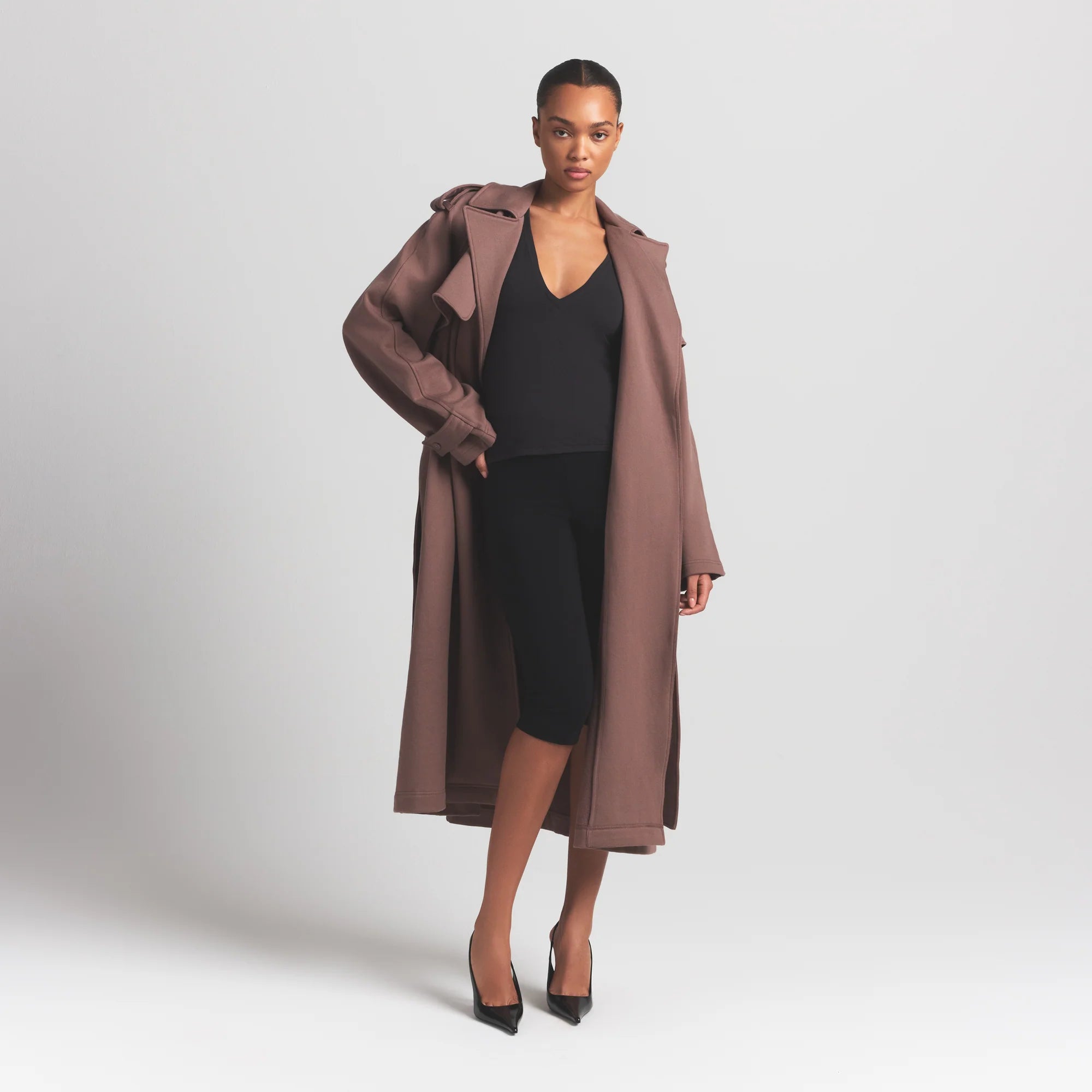 BOYFRIEND FLEECE TRENCH COAT | UMBER ON A MODEL FRONT VIEW @ | FOCUS: 0.9, 0.1, 0.7