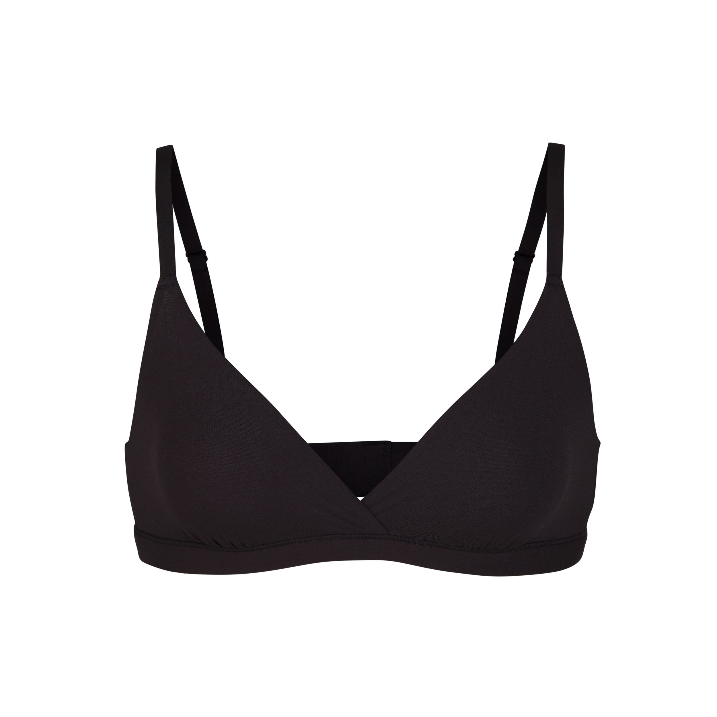 FITS EVERYBODY CROSSOVER BRALETTE | ONYX (TRIANGLE BRALETTES) LAYS FLAT ON A WHITE BACKGROUND | FLT