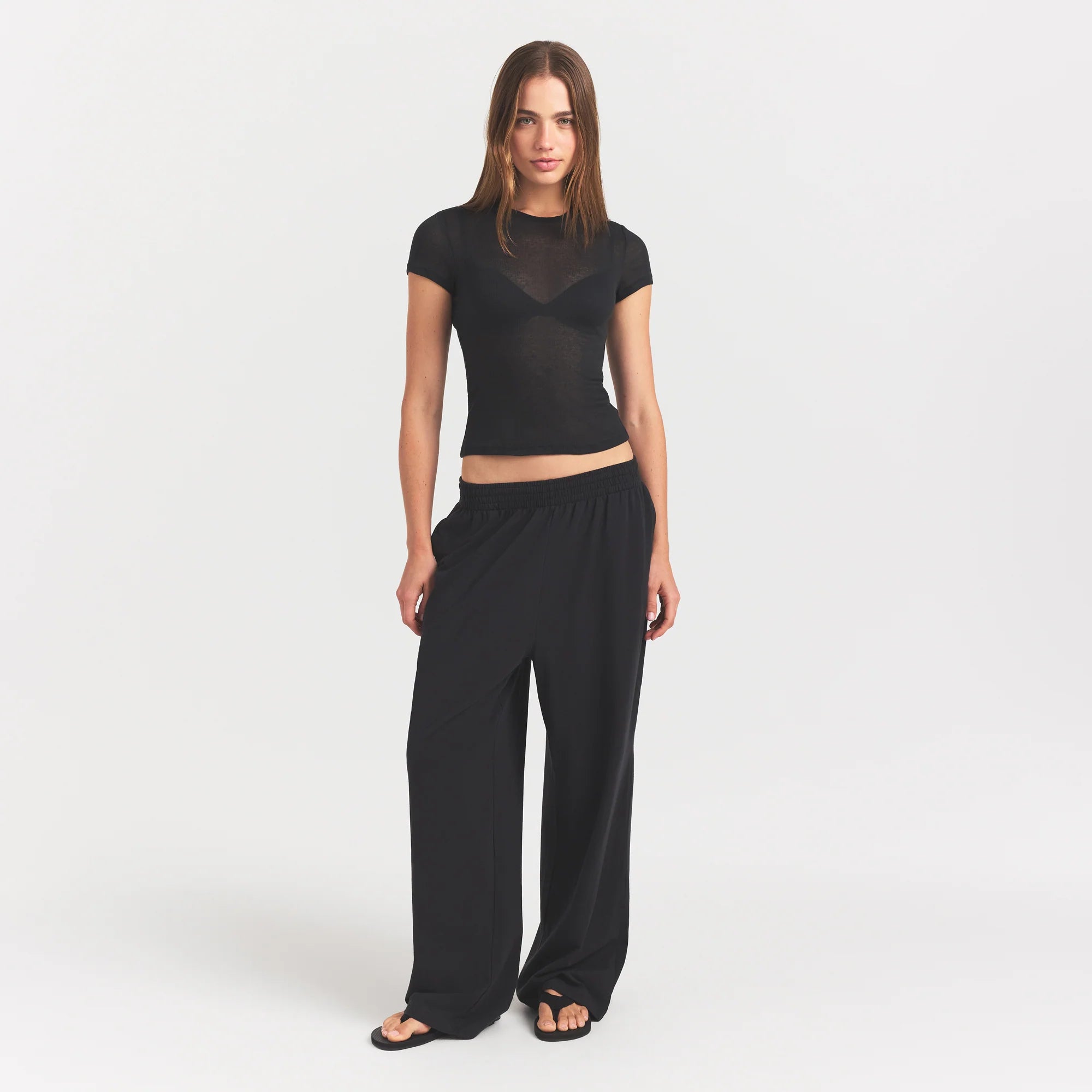 SHEER RIB T-SHIRT | SOOT ON A MODEL FRONT VIEW @ | FOCUS: 0.0, 1.0, 0.9