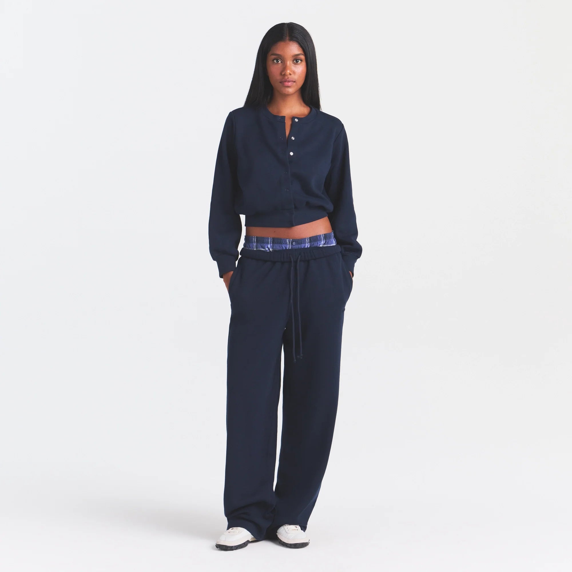 COTTON FLEECE CLASSIC STRAIGHT LEG PANT | NAVY ON A MODEL FRONT VIEW
