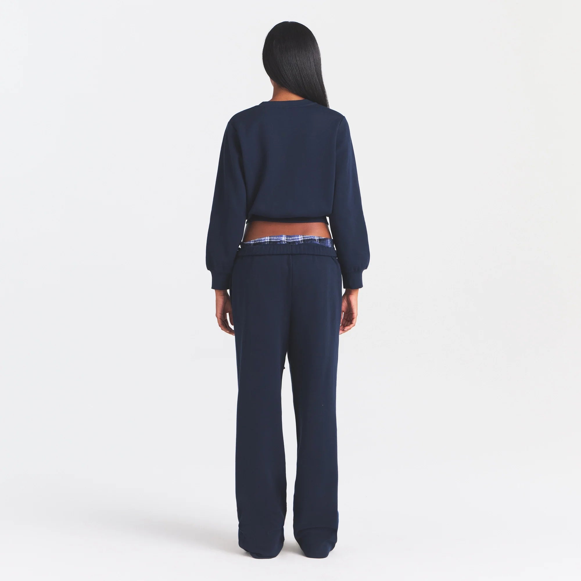 COTTON FLEECE CLASSIC STRAIGHT LEG PANT | NAVY ON A MODEL FRONT VIEW