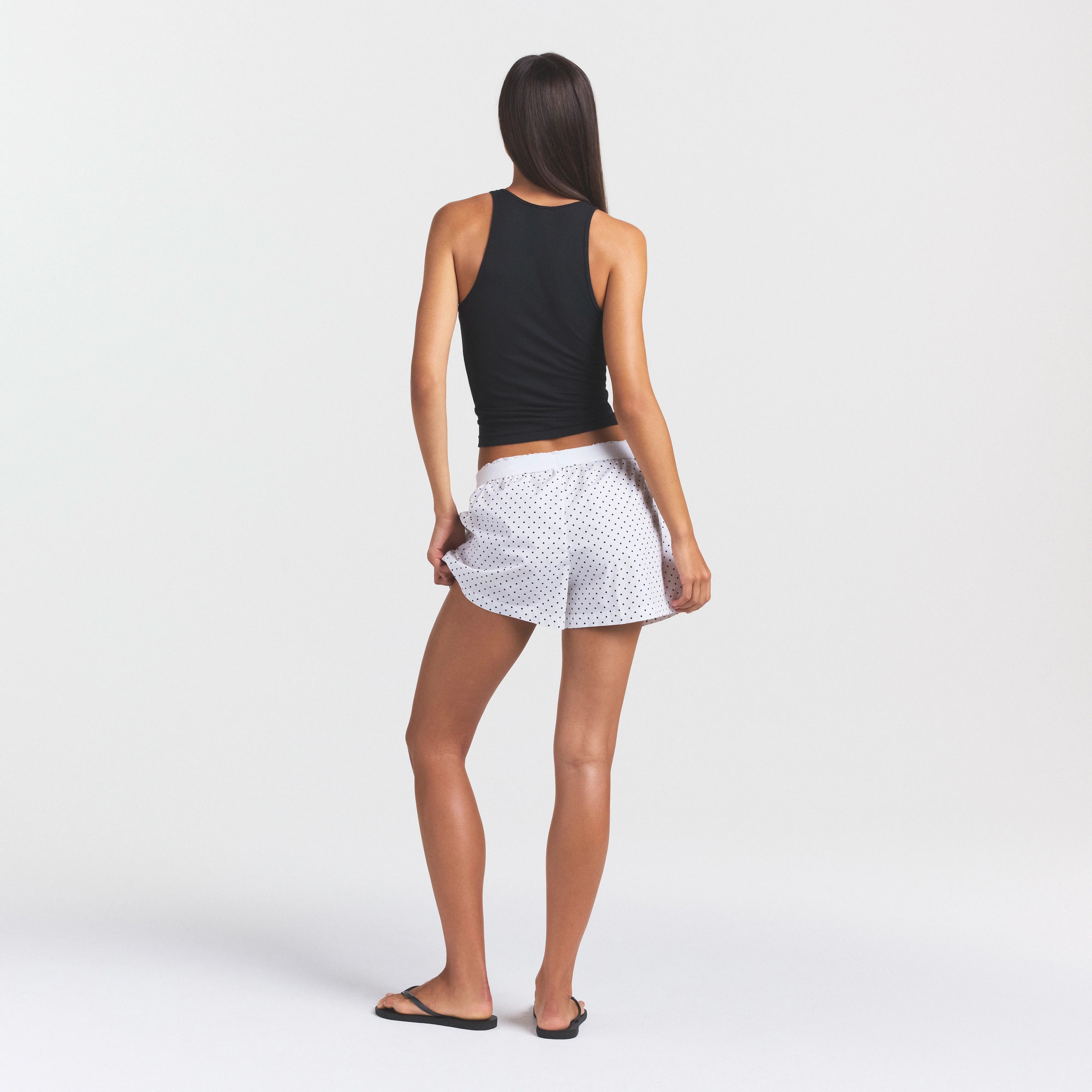 COTTON POPLIN BOXER SLEEP SET | ONYX DOT ON A MODEL SIDE VIEW @ | FOCUS: 0.0, 1.0, 0.9