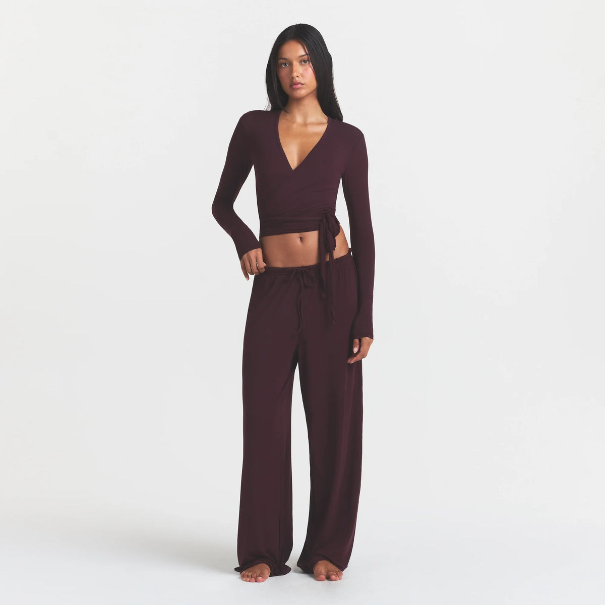 CLOUD SLEEP WRAP TOP | CURRANT ON A MODEL FRONT VIEW @ | FOCUS: 0.0, 1.0, 0.9