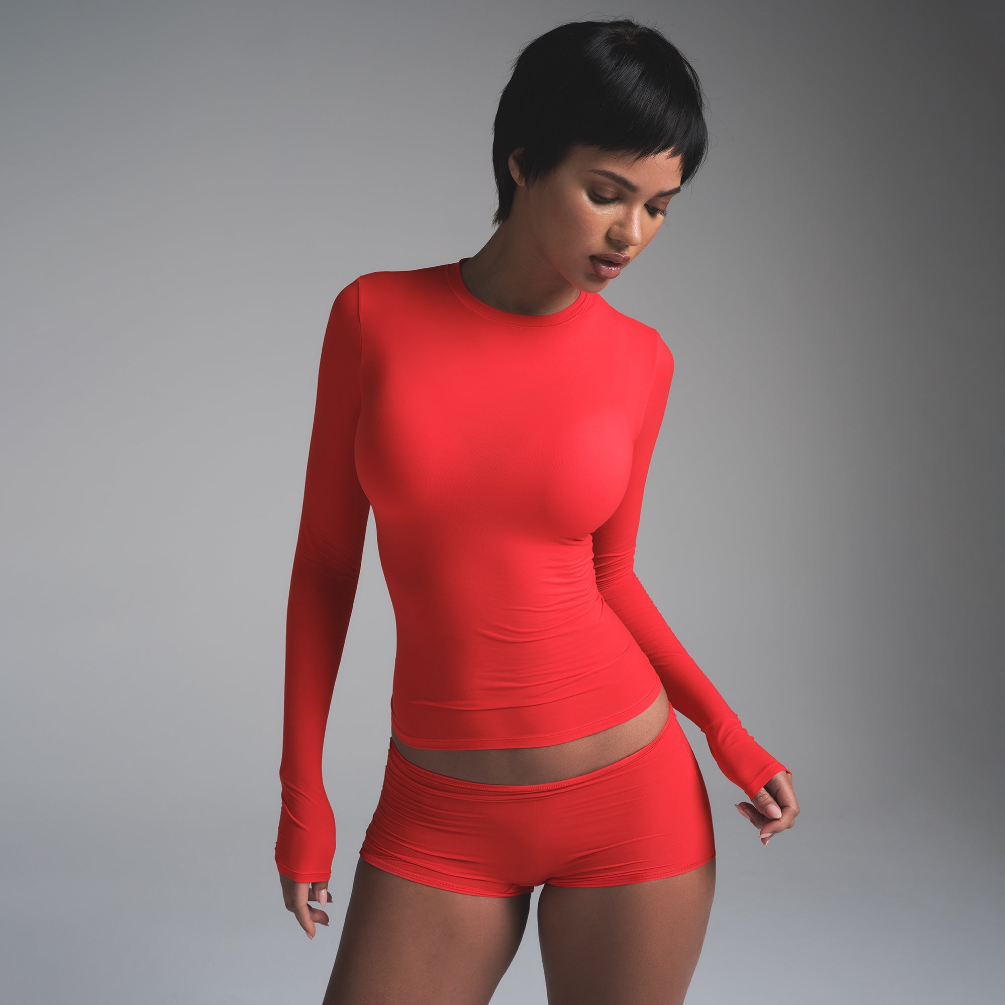 FITS EVERYBODY LONG SLEEVE T-SHIRT | CHERRY ON A MODEL FRONT VIEW | FOCUS: 0.0, 1.0, 0.9