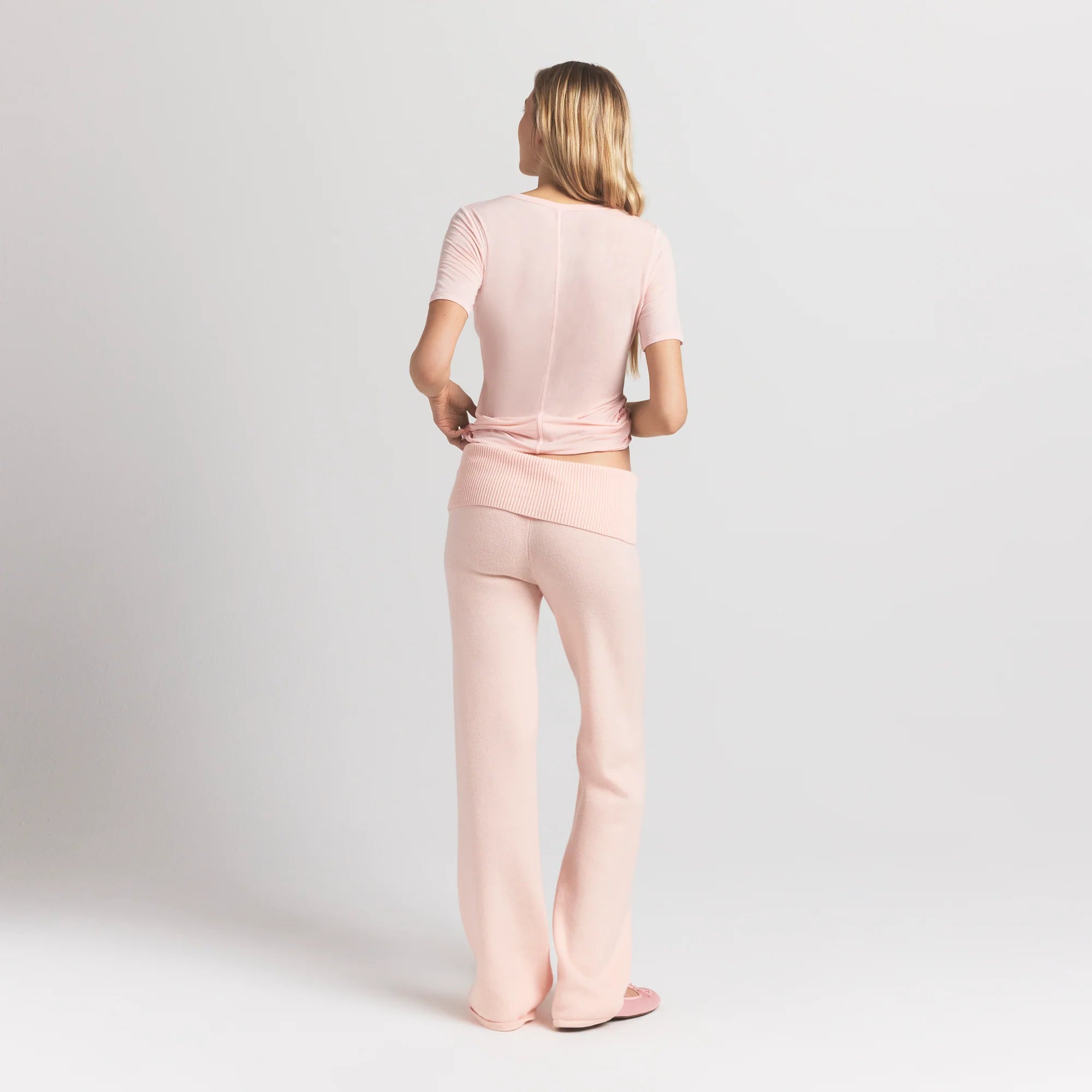 SHEER MODAL LONG T-SHIRT | PRIMROSE ON A MODEL BACK VIEW @ | FOCUS: 0.9, 0.1, 0.7