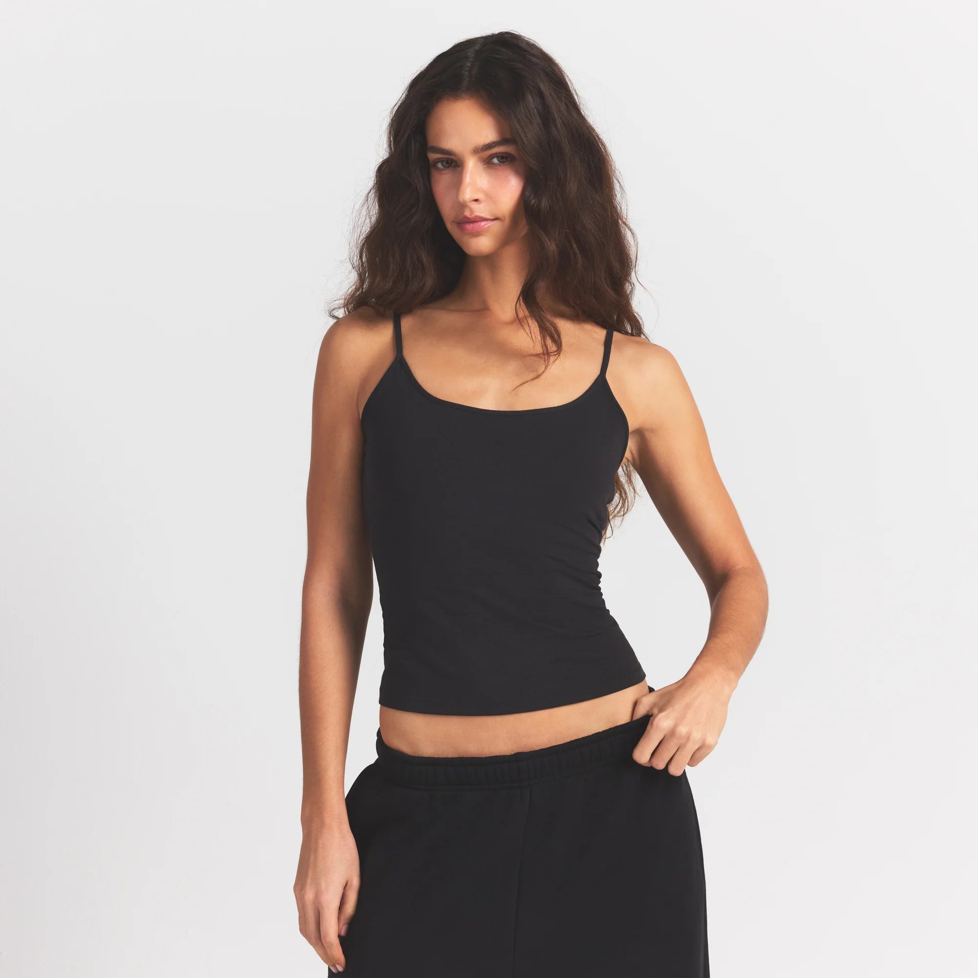 COTTON JERSEY SCOOP NECK CAMI | SOOT ON A MODEL FRONT VIEW @ | FOCUS: 0.9, 0.1, 0.7