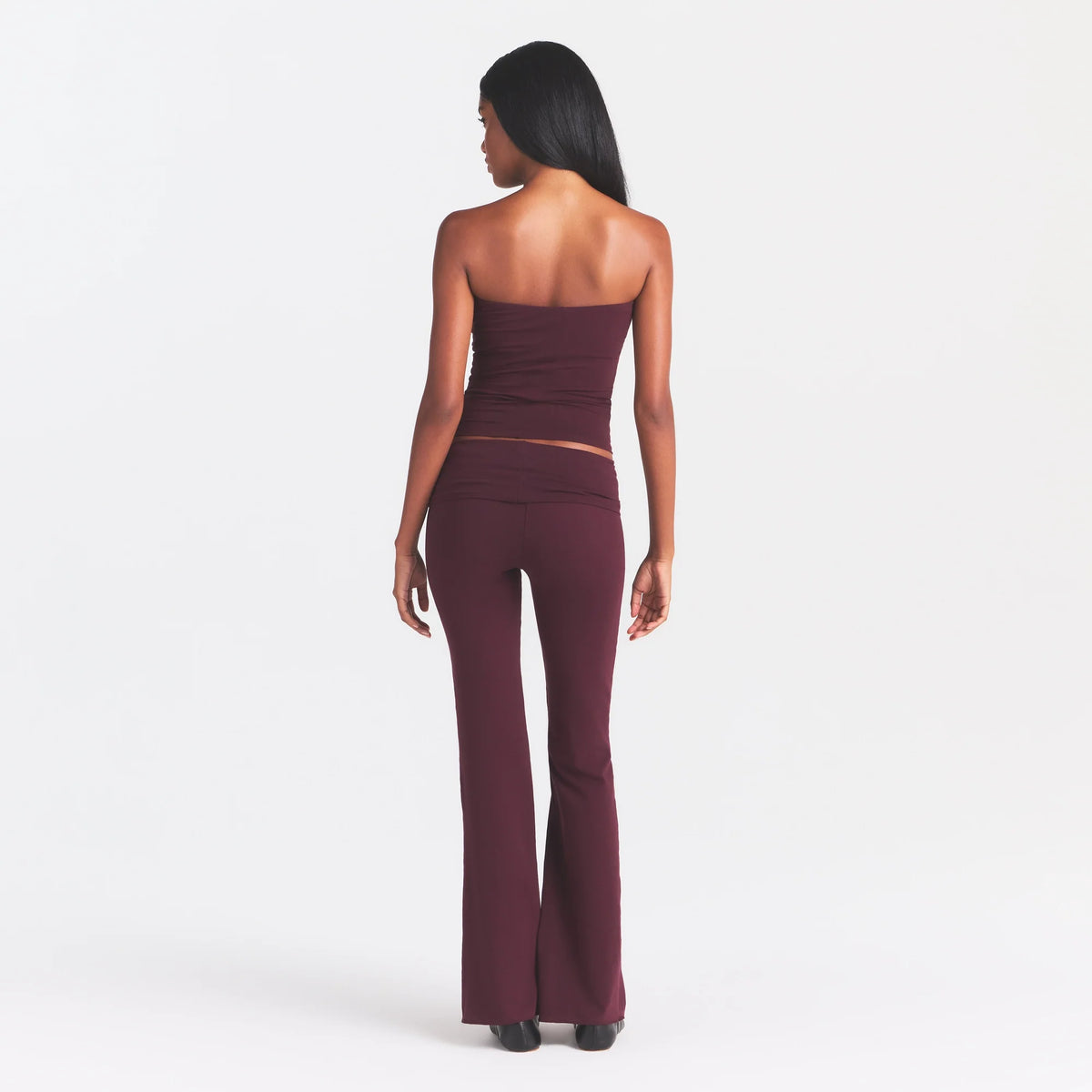 COTTON JERSEY TUBE TOP | CURRANT ON A MODEL | FOCUS: 0.0, 1.0, 0.9