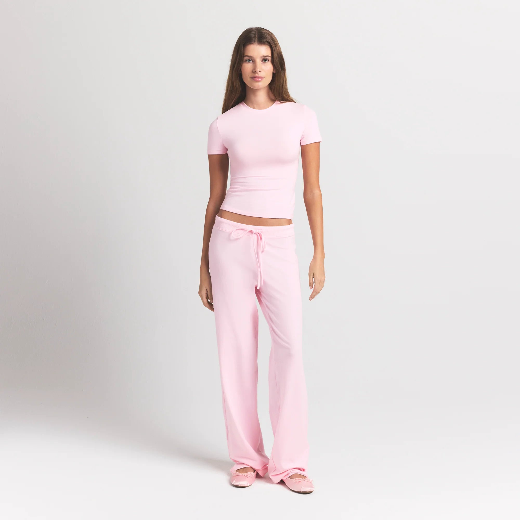 COTTON JERSEY T-SHIRT | CHERRY BLOSSOM ON A MODEL FRONT VIEW @ | FOCUS: 0.9, 0.1, 0.7
