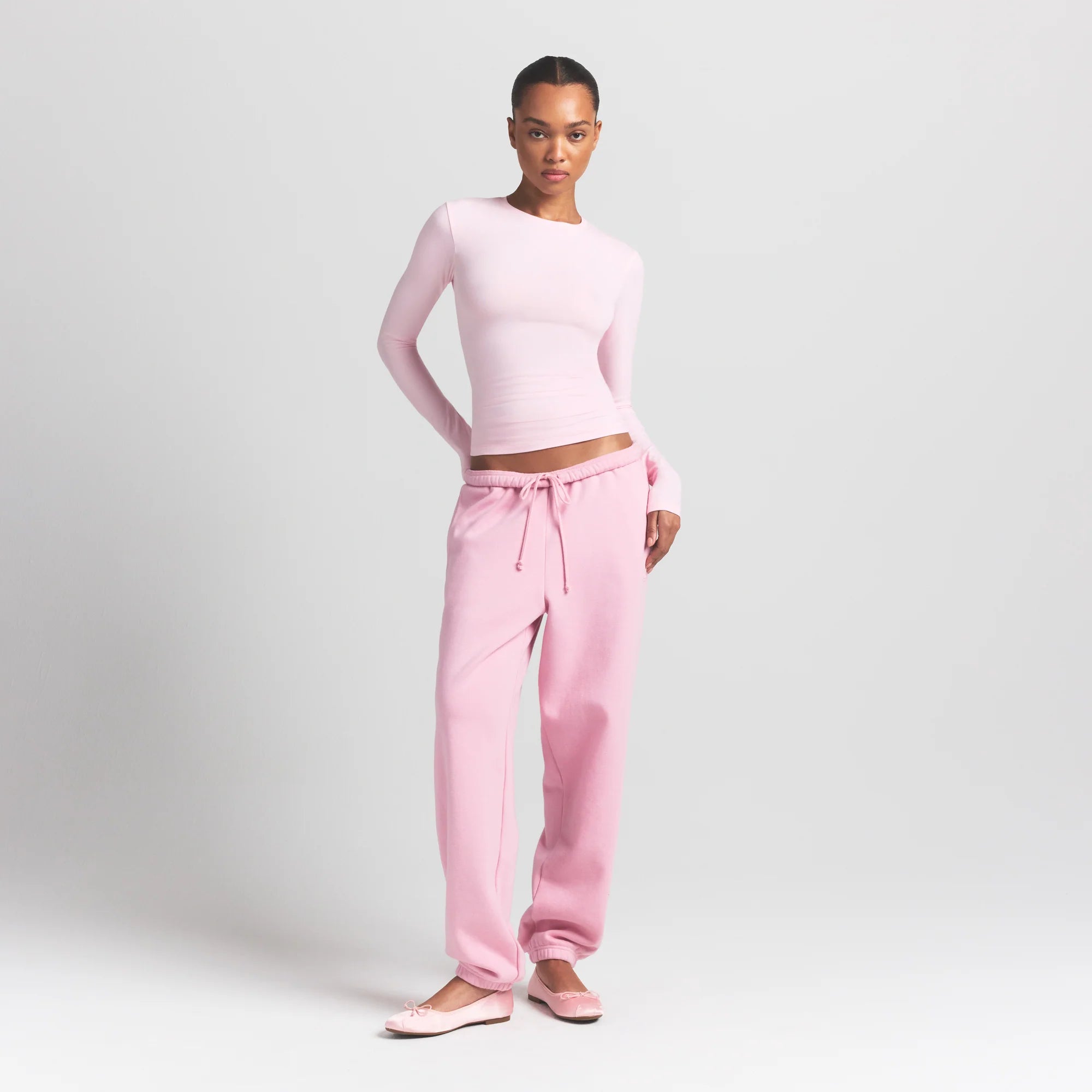 COTTON JERSEY LONG SLEEVE T-SHIRT | CHERRY BLOSSOM ON A MODEL FRONT VIEW @ | FOCUS: 0.9, 0.1, 0.7