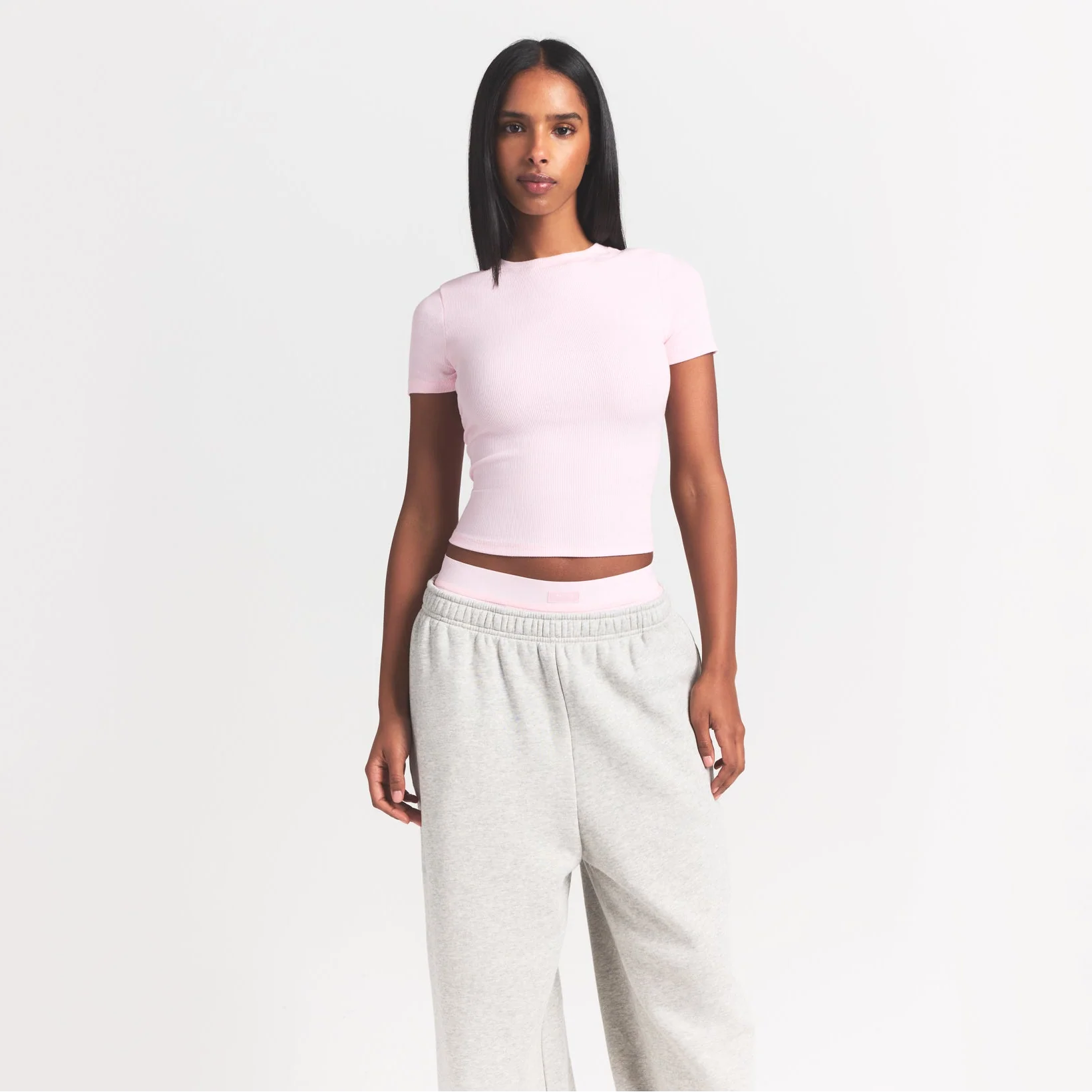 COTTON RIB T-SHIRT | CHERRY BLOSSOM ON A MODEL FRONT VIEW @ | FOCUS: 0.9, 0.1, 0.7
