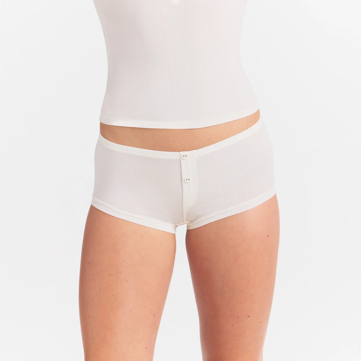 CLOUD SLEEP BOY SHORT | ECRU ON A MODEL SIDE VIEW @ | FOCUS: 0.0, 1.0, 0.9