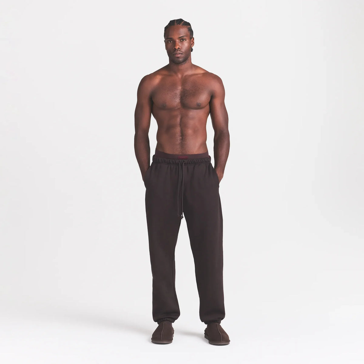 FLEECE LOUNGE MENS RELAXED JOGGER | DARK ROAST ON A MODEL FRONT VIEW @ | FOCUS: 0.0, 1.0, 0.9