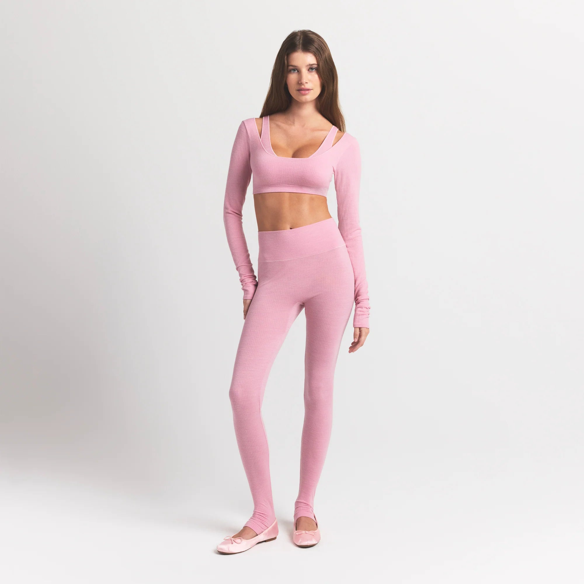 WOOL RIB LONG SLEEVE SUPER CROPPED TOP | HALITE ON A MODEL FRONT VIEW S | FOCUS: 0.0, 1.0, 0.9