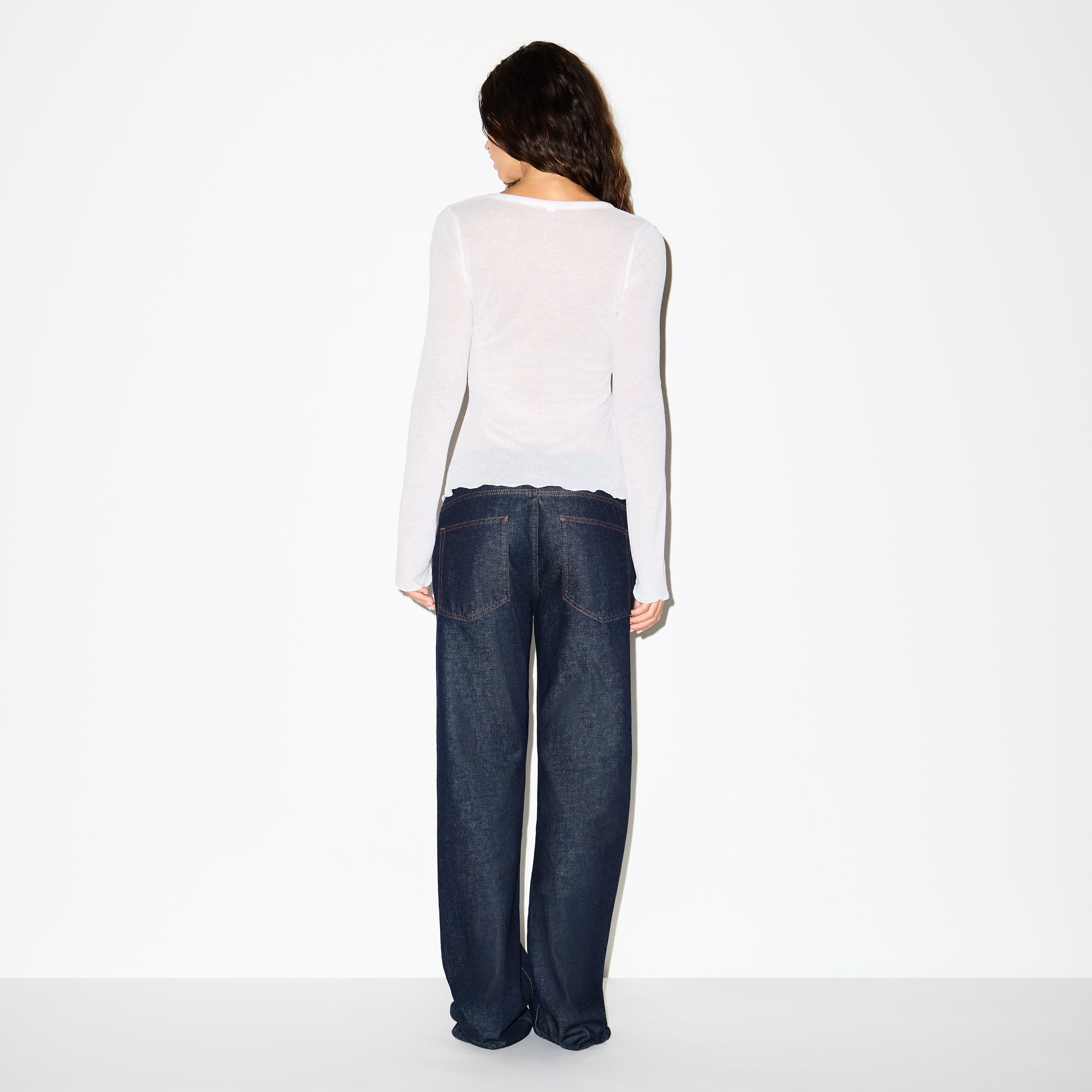SHEER RIB LONG SLEEVE CREW NECK TOP | SNOW ON A MODEL FRONT VIEW @ | FOCUS: 0.0, 1.0, 0.9
