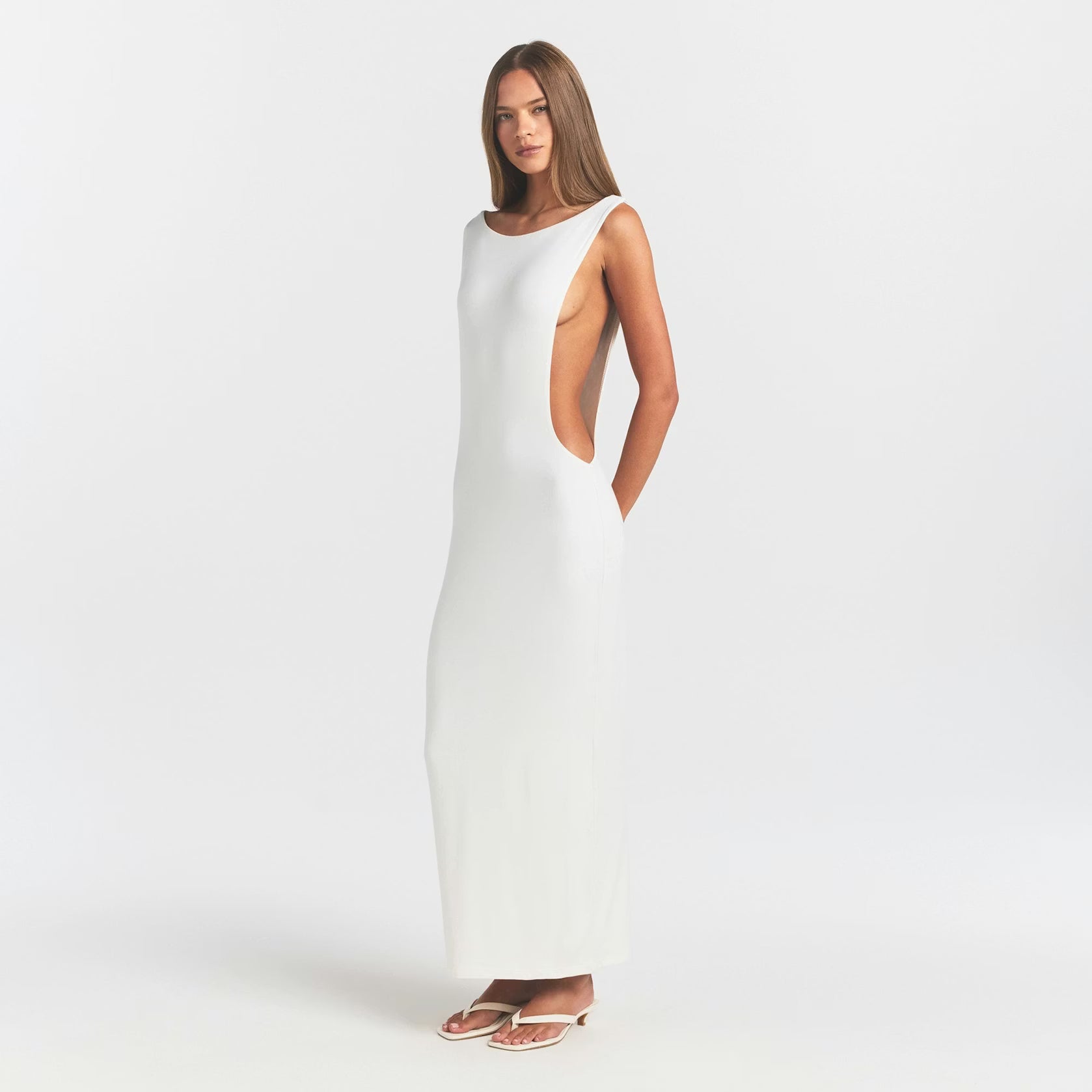 SMOOTH LAYERS CUT OUT LONG DRESS | EGRET