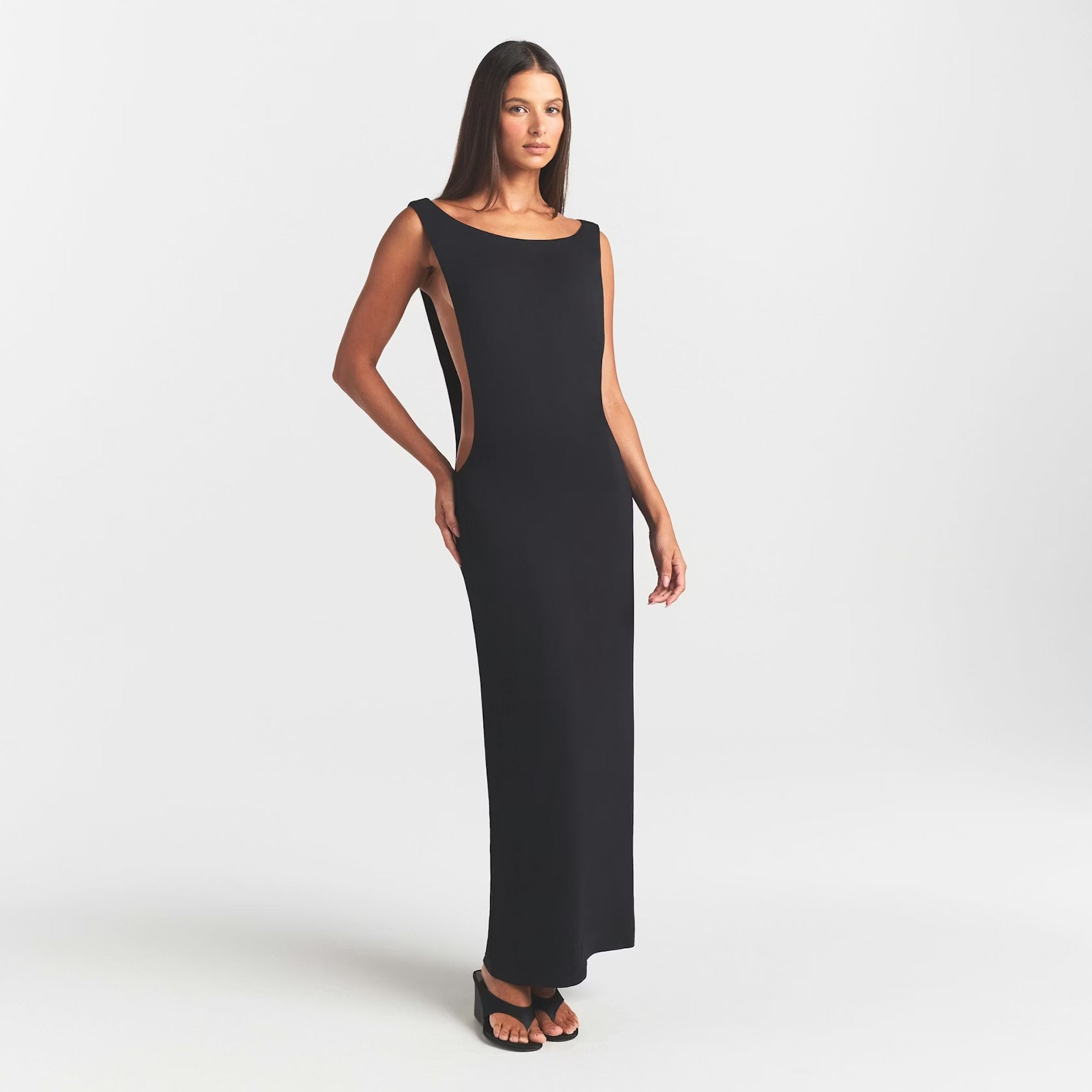 SMOOTH LAYERS CUT OUT LONG DRESS | OBSIDIAN