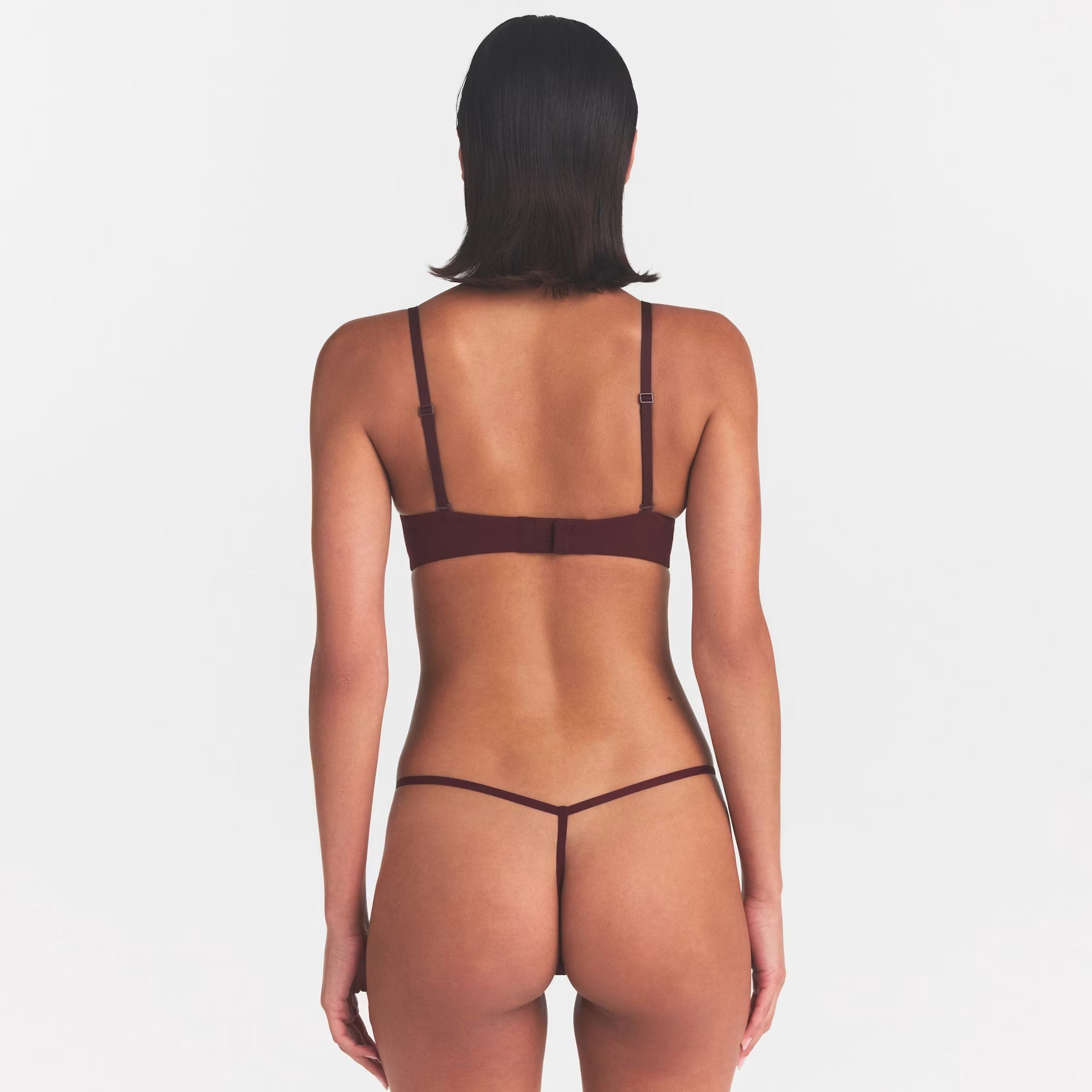 FITS EVERYBODY T-STRING THONG | CURRANT