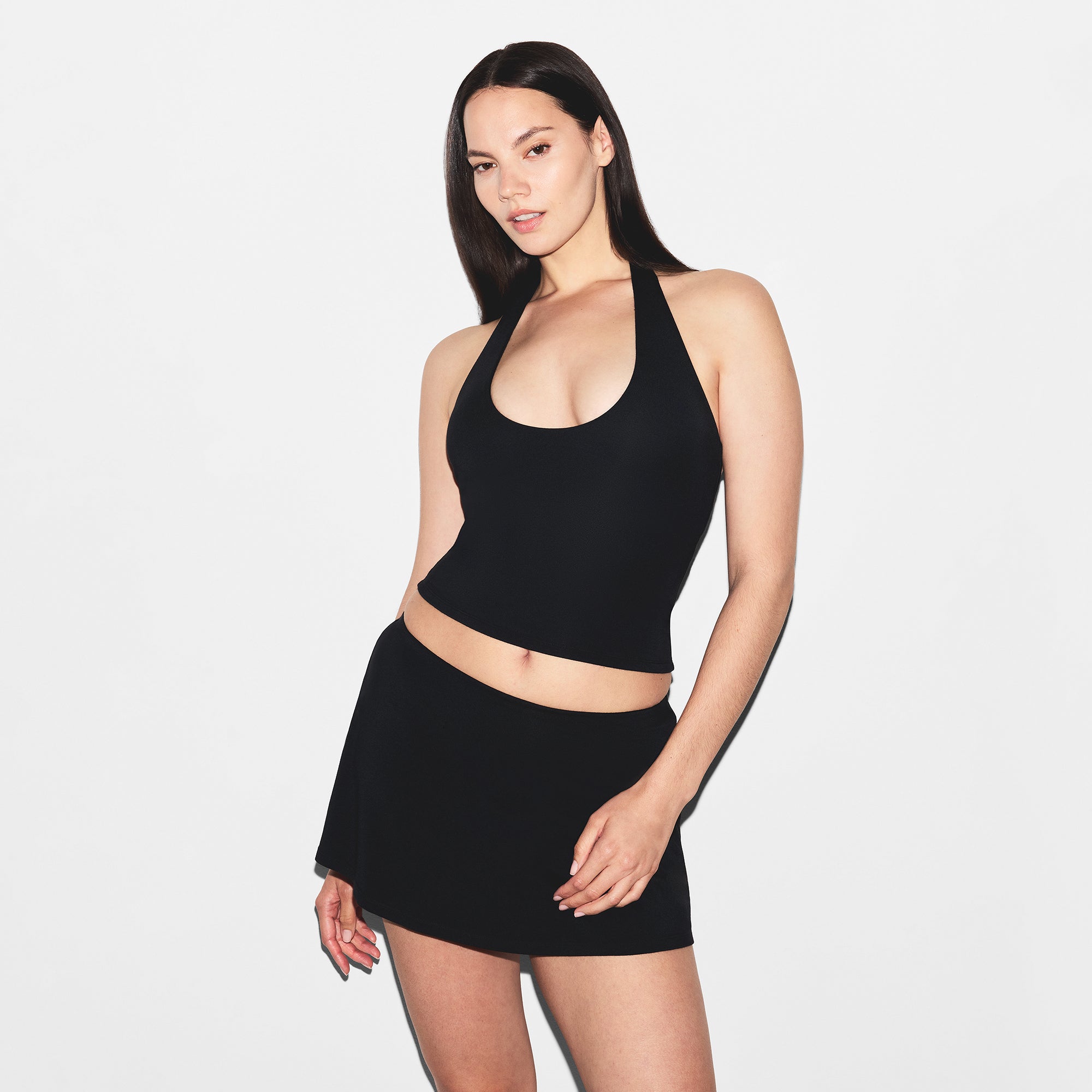 SMOOTH LAYERS HALTER TOP | OBSIDIAN