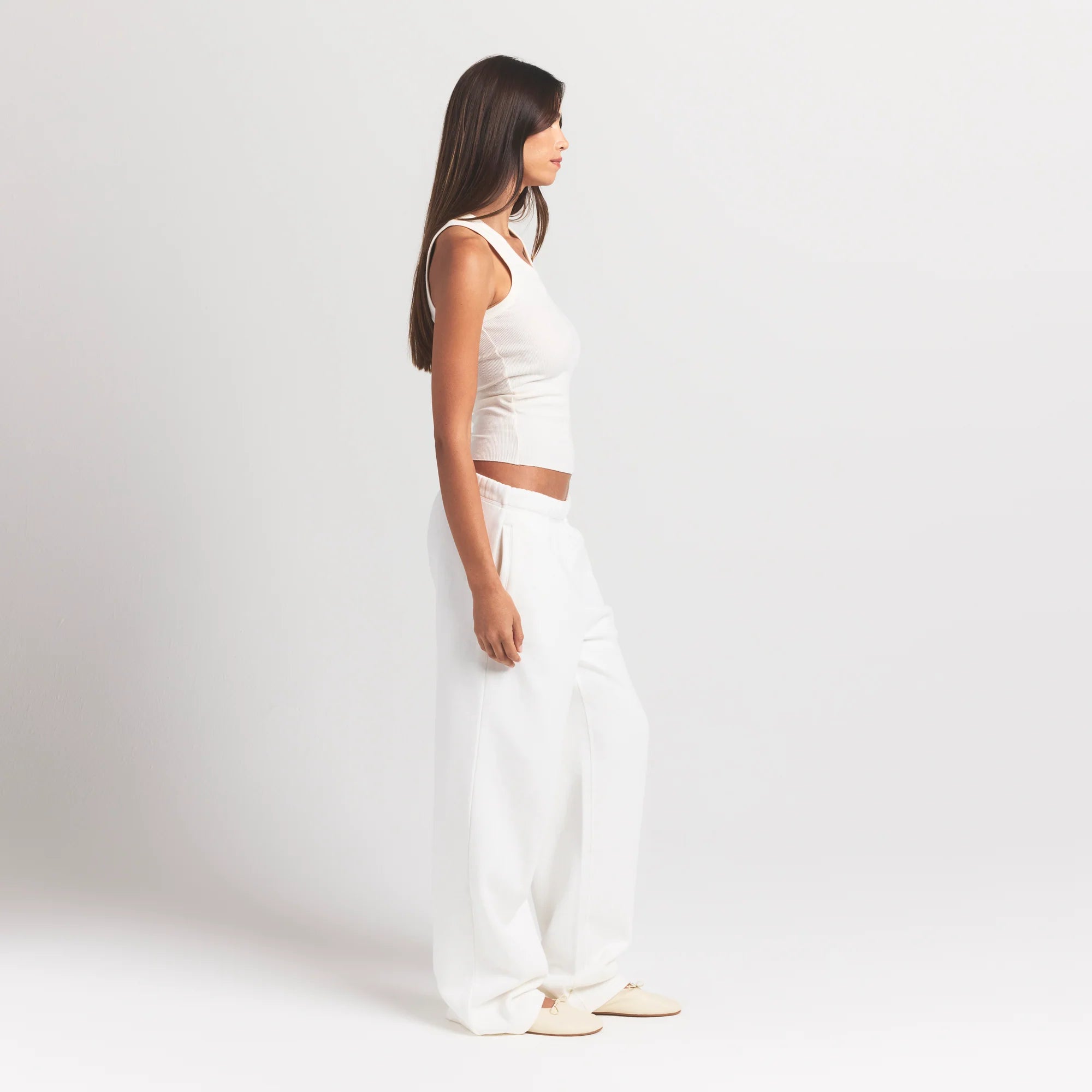 COTTON FLEECE CLASSIC STRAIGHT LEG PANT | MARBLE ON A MODEL SIDE VIEW @ | FOCUS: 0.9, 0.1, 0.7