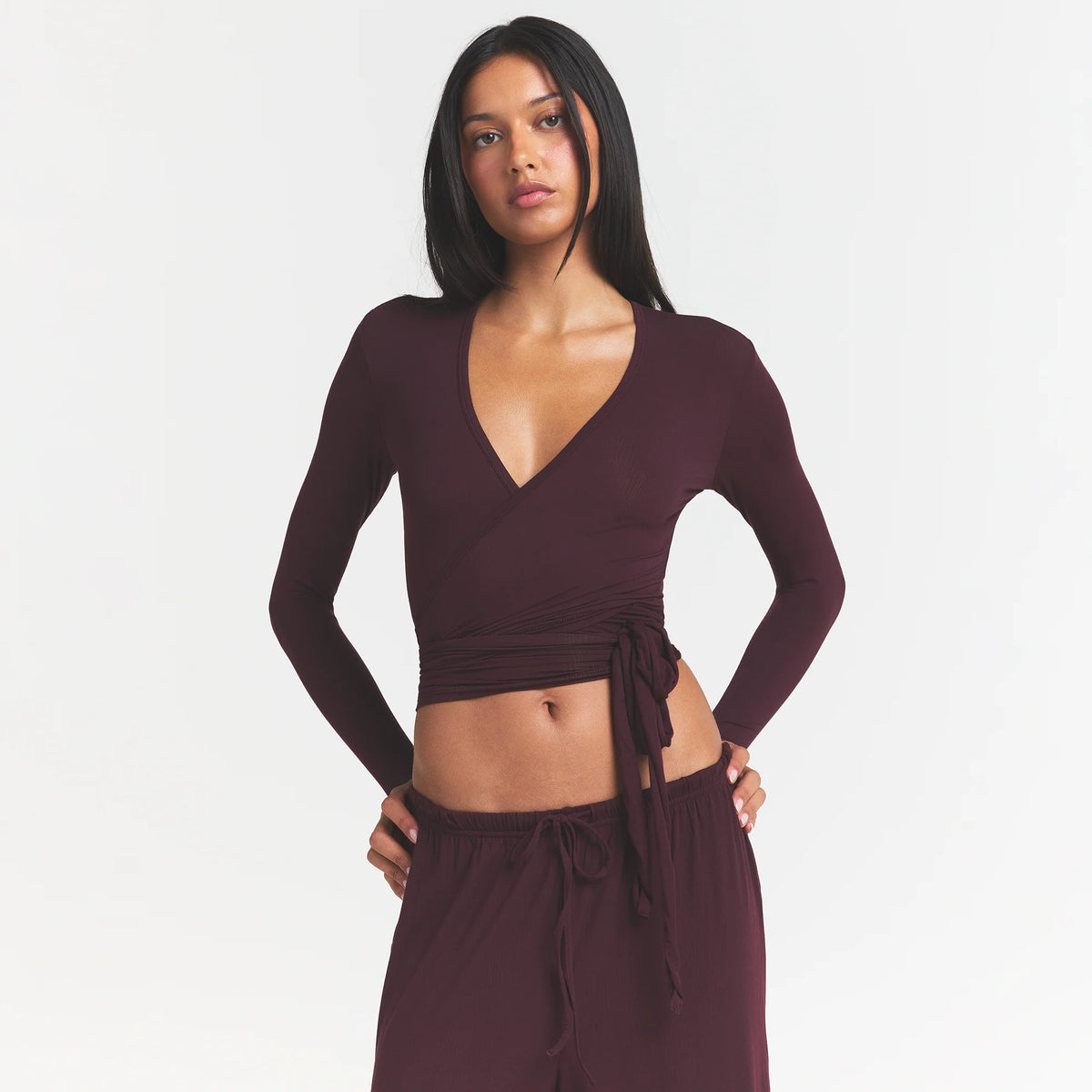 CLOUD SLEEP WRAP TOP | CURRANT ON A MODEL SIDE VIEW @ | FOCUS: 0.0, 1.0, 0.9