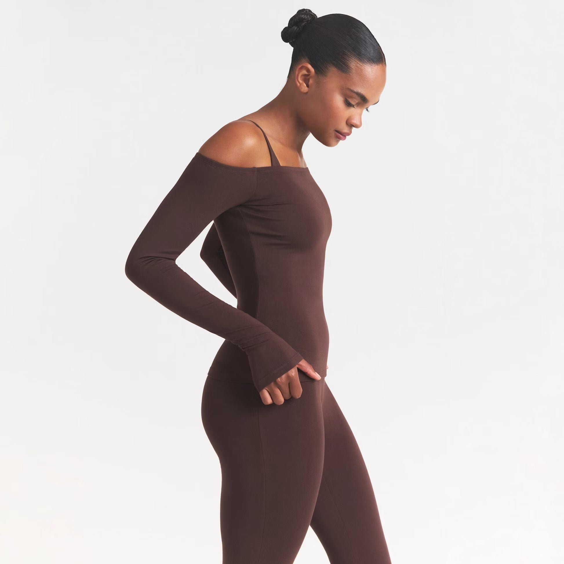 SMOOTH LAYERS OFF THE SHOULDER TOP | COCOA