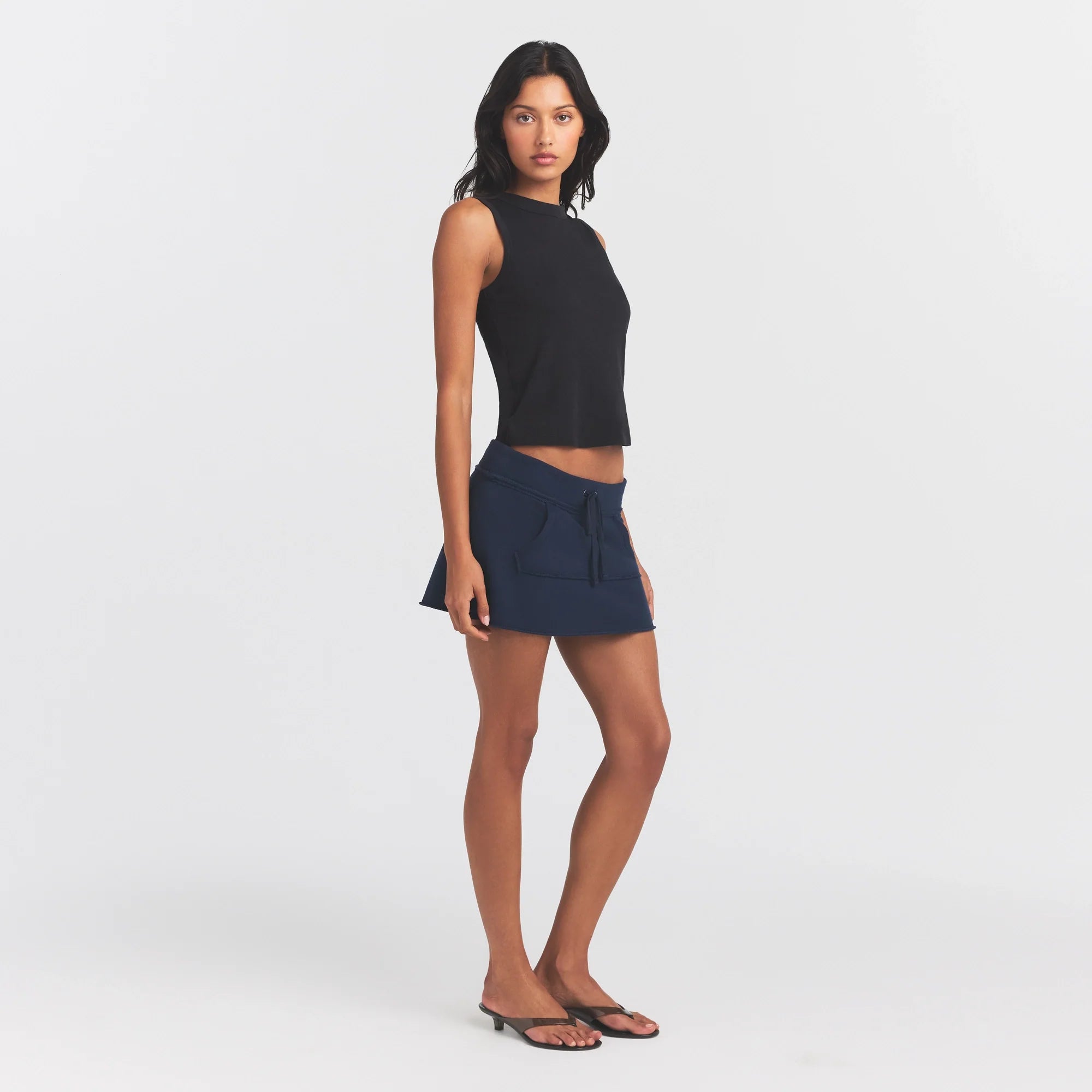 WORN IN JERSEY HIGH CREW TANK | WASHED ONYX ON A MODEL FRONT VIEW @ | FOCUS: 0.0, 1.0, 0.9