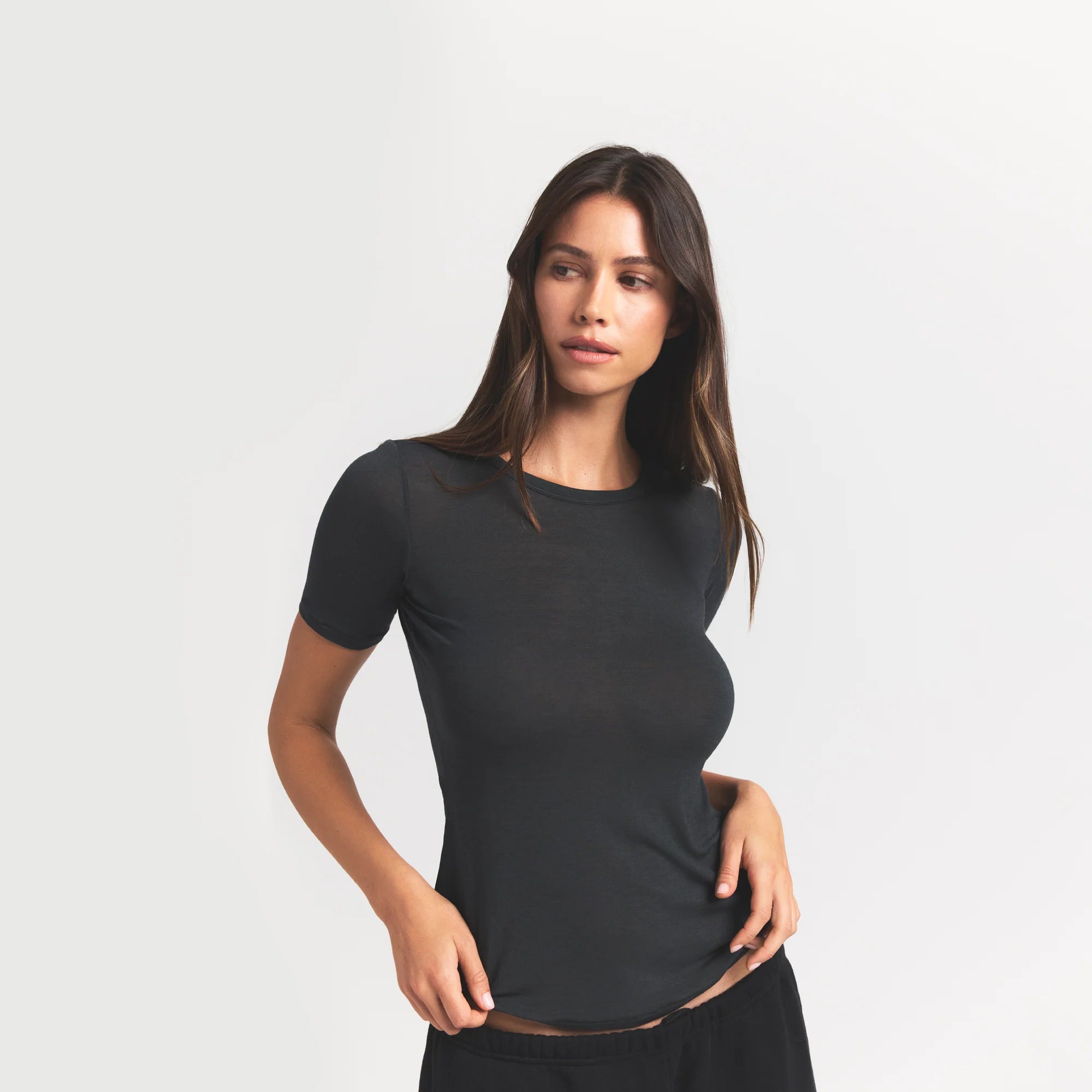 SHEER MODAL LONG T-SHIRT | ONYX ON A MODEL FRONT VIEW @ | FOCUS: 0.9, 0.1, 0.7