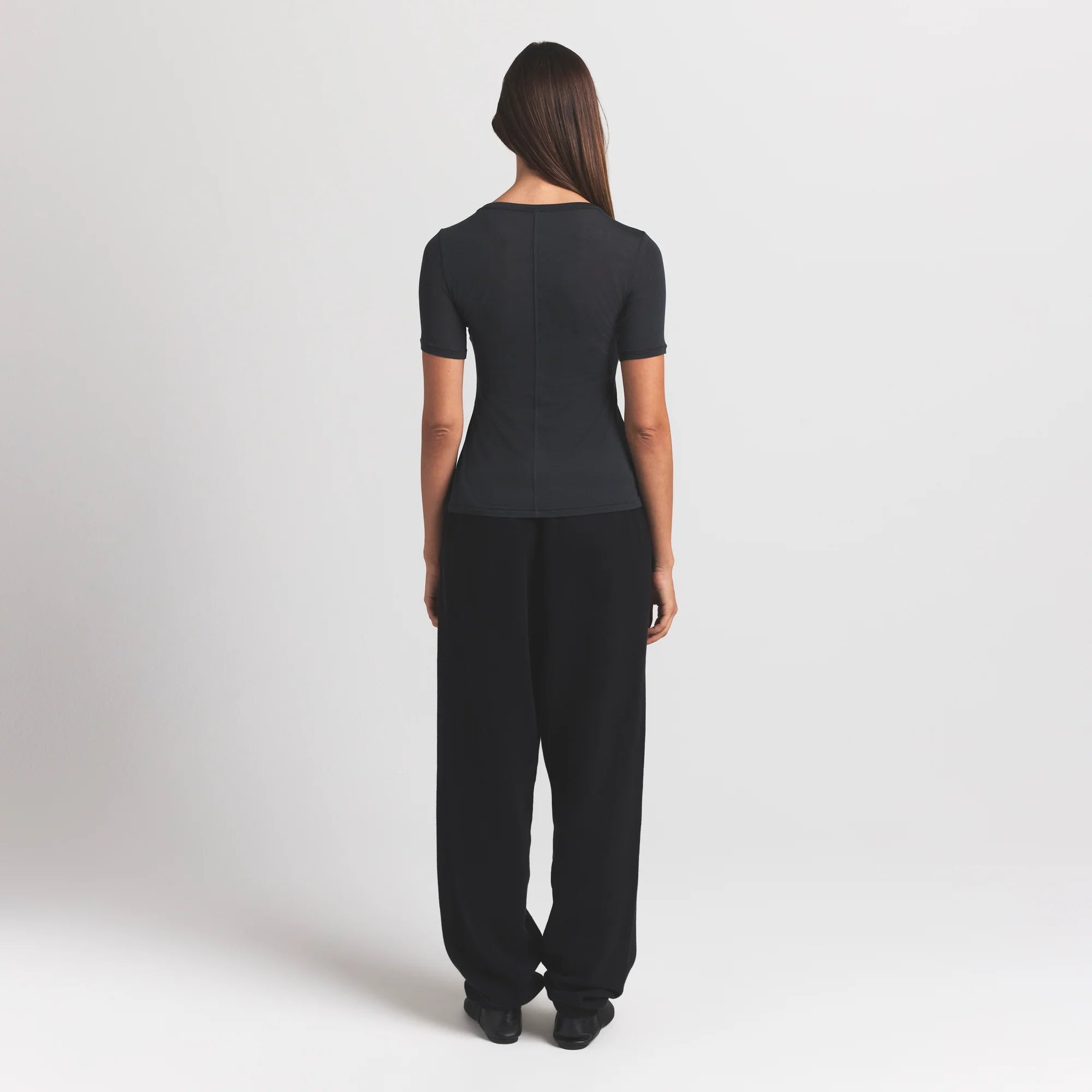 SHEER MODAL LONG T-SHIRT | ONYX ON A MODEL BACK VIEW @ | FOCUS: 0.9, 0.1, 0.7