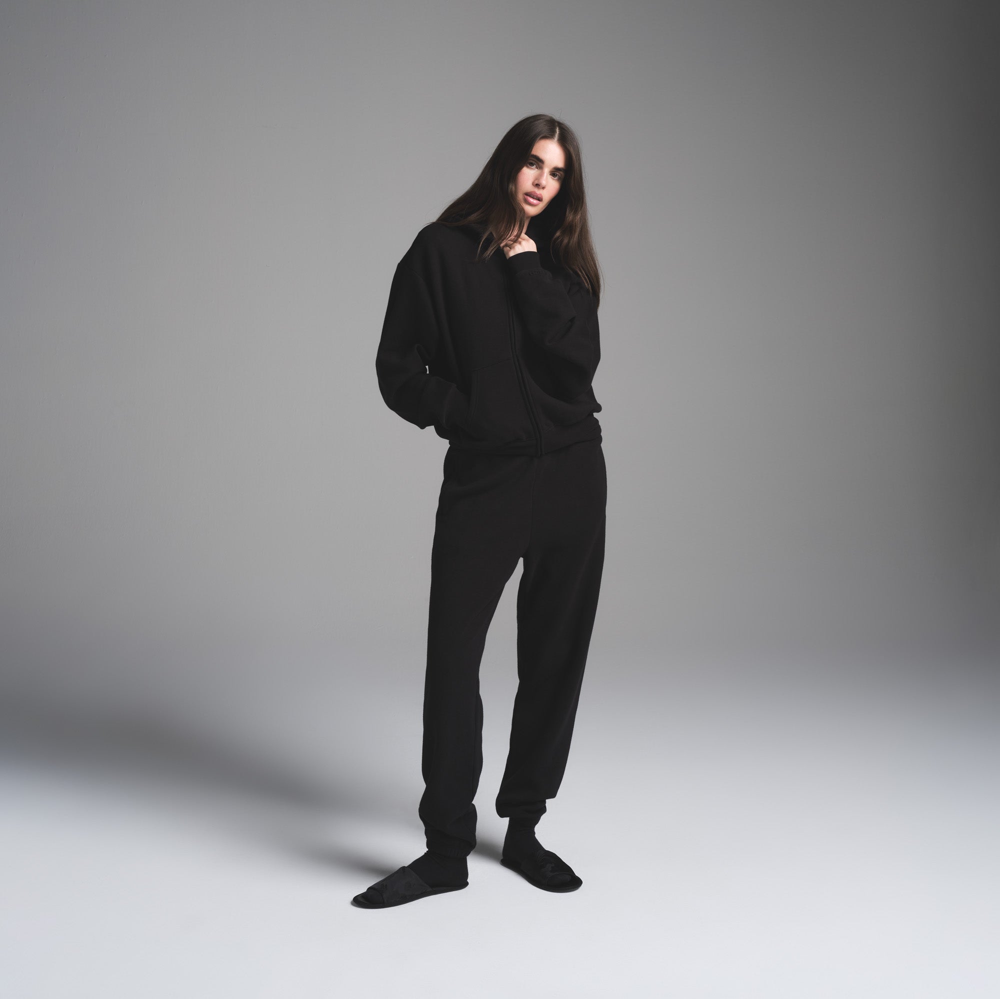 COTTON FLEECE CLASSIC ZIP UP HOODIE | ONYX ON A MODEL FRONT VIEW | FOCUS: 0.0, 1.0, 0.9