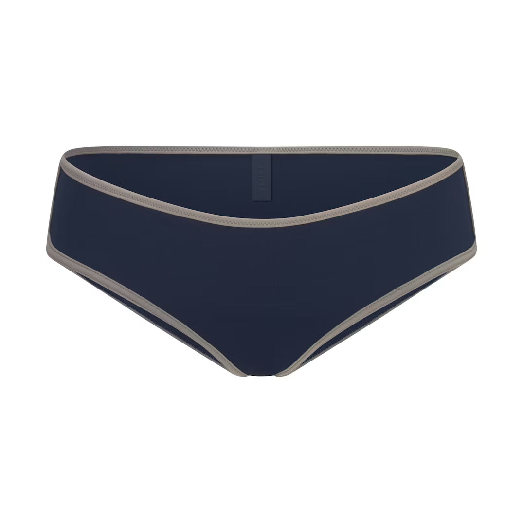 SIGNATURE SWIM HIPSTER BIKINI BOTTOM | NAVY CONTRAST