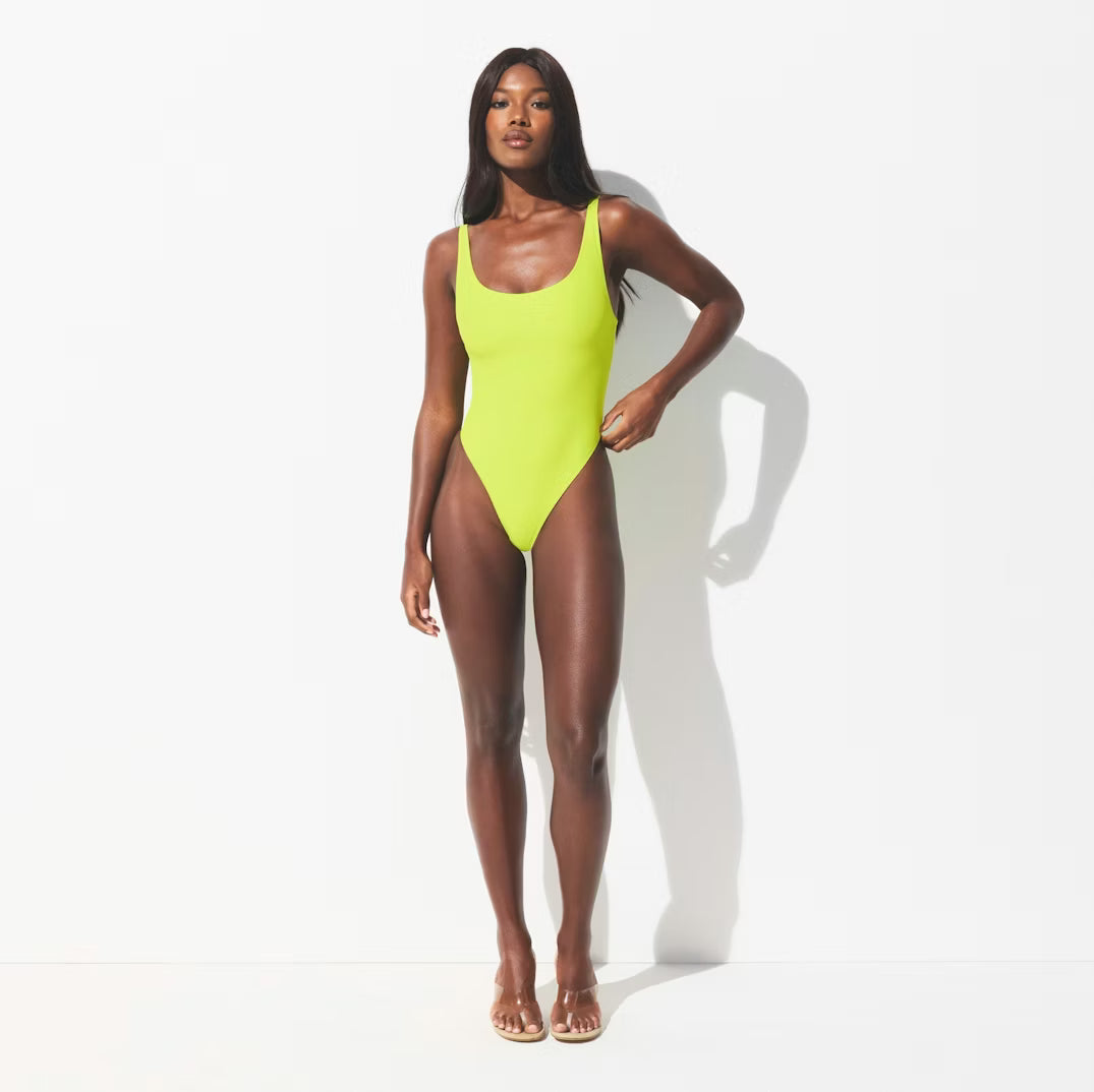 SIGNATURE SWIM SCOOP NECK ONE PIECE | SPHENE